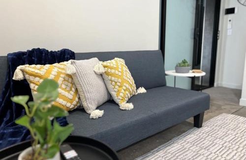 Devonport Apartment | Apt with Aircon & Loft Bedroom Great Location