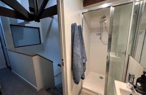 Devonport Apartment | Apt with Aircon & Loft Bedroom Great Location