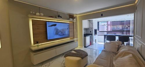 Castelo Branco Apartment | Apto dos famosos na Meia Praia Itapema a 70 metros do mar