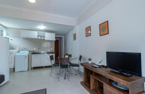 Bombas Apartment | Apto Pertinho da Avenida da Praia de Bombas - 2 dorms 4 pessoas