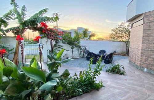 Laguna Apartment | Aptos exclusivos com varanda ou terraço com Pôr do sol, cozinha privativa e equipada, Wi-Fi 600MBs, a 700m da praia de Itapirubá e 1km da BR-101