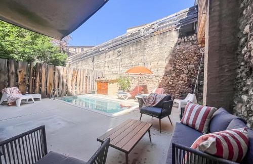 Barri Vell Apartment | Aptw Pool in heart of old town