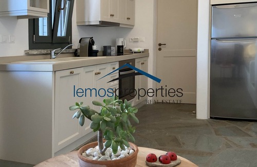 Vourkari Apartment | "Aqua Blue", a maisonette only 100 meters from the beach of Gialiskari