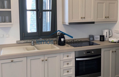 Vourkari Apartment | "Aqua Blue", a maisonette only 100 meters from the beach of Gialiskari