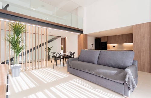 Penya-roja Apartment | Aqua Suites Ciudad de las Artes I. A/C + 6 Pax