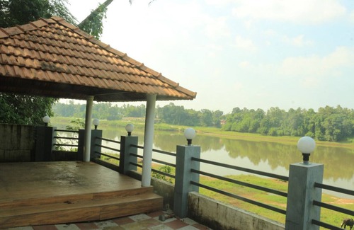 Perumbavoor Villa | aqua water front resort a periyar river view villa