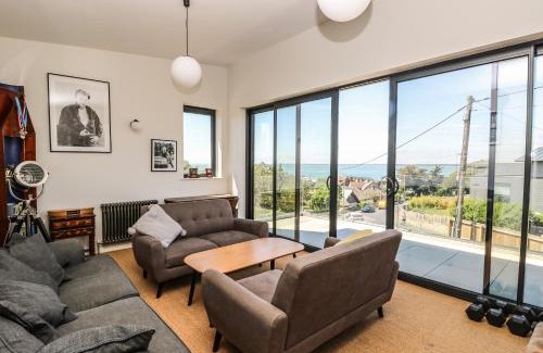 Cowes House | Aquanaut