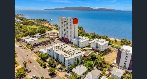 North Ward Apartment | Aquarius Escape - Managed by Home to Holiday