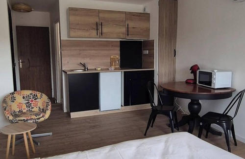 Saint-Cere Apartment | Aquarius, studio centre ville avec climatisation et balcon
