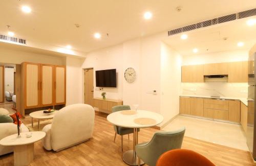 IMT Manesar Hotel | AR Suites KLJ Square