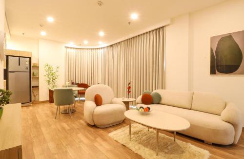 IMT Manesar Hotel | AR Suites KLJ Square