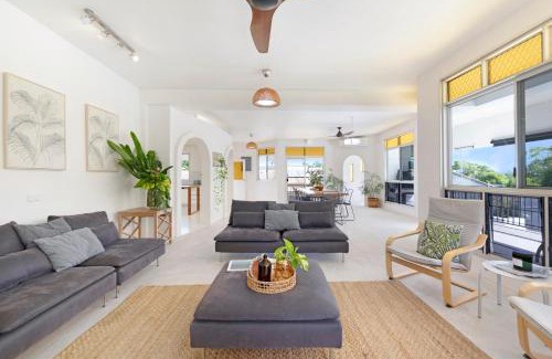Nightcliff House | 'Arafura Blue' a Poolside Family Oasis on the Coast