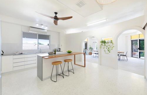 Nightcliff House | 'Arafura Blue' a Poolside Family Oasis on the Coast