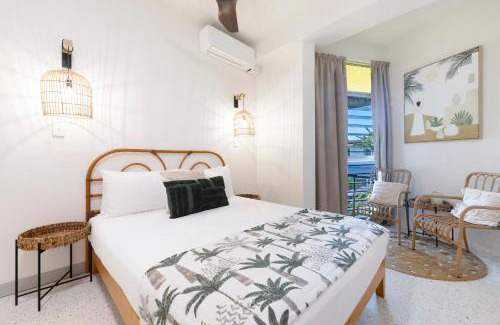 Nightcliff House | 'Arafura Blue' a Poolside Family Oasis on the Coast