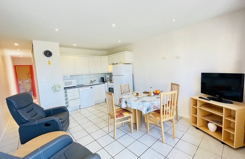 Forges-les-Bains Apartment | Aramis : Apartment 300 meters from the thermal baths (free parking)