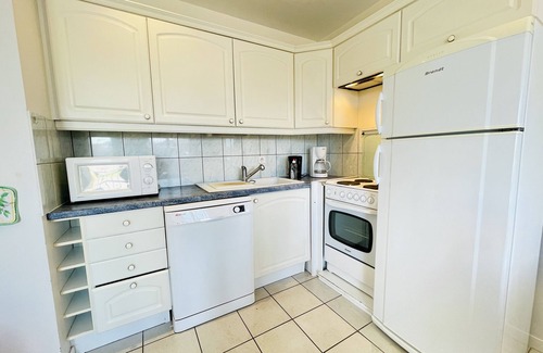Forges-les-Bains Apartment | Aramis : Apartment 300 meters from the thermal baths (free parking)