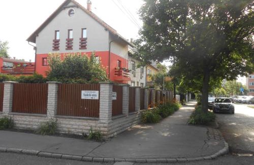 District XI House | Aranyeső Vendégház Csorbai