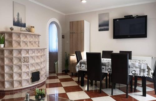 Sukoro House | Aranyhal Vendégház