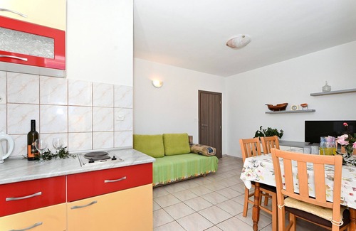 Arbanija Apartment | ARBANIJA A1, budget 1-bedroom apartment, 80m from the beach