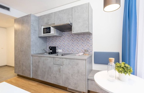 Geidorf Apartment | Arbio I Cozy Apart Balcony near Graz University