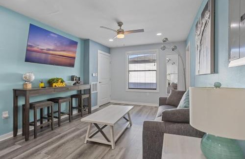 South Central Houston House | Arbor Villa 2 I 4 Apts Sleeps 24 Near Dtown