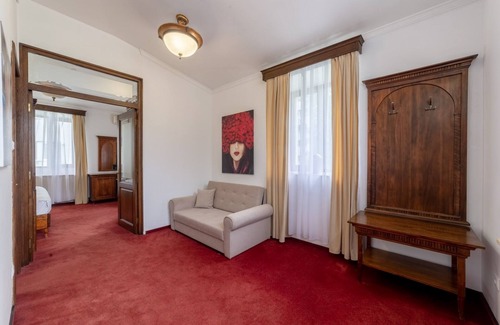 Sector 1 Apartment | Arc de Triomphe by CityBookings