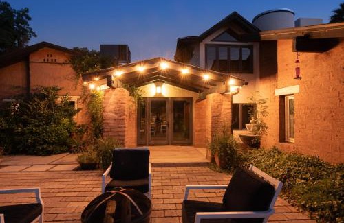 Camelback East House | Arcadia 6BR Paradise Pool Hot Tub & Cold Plunge