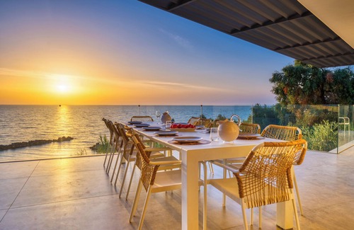 Pentati House | ARCHANGELO BAY, incredible view, direct access to the beach, absolute peace and quiet