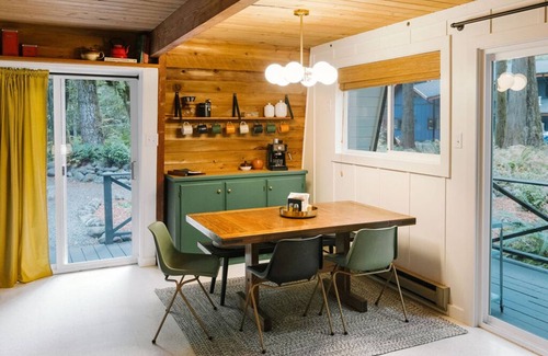 Glacier Cabin | Arched A-Frame Cabin near Mt Baker with Firepit, Gas Grill & Wood-Burning Stove