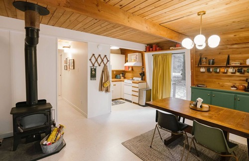 Glacier Cabin | Arched A-Frame Cabin near Mt Baker with Firepit, Gas Grill & Wood-Burning Stove