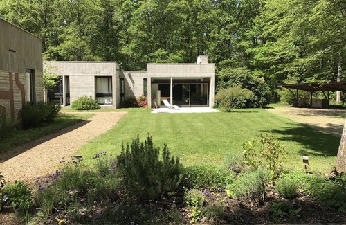 Pullay House | architect-designed house, Verneuil sur Avre set in 5 hectares of forest,
