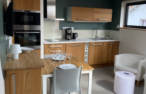 Lion d'Or - Gilarderie Apartment | Architect house 'ash' for 2 persons, quiet, close to transport.