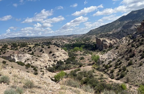Abiquiu House | Architectural Jewel with WiFi and AC on Plaza Blanca in Abiquiu