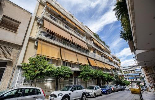 Kinosargous Apartment | Arco - Sleek 2-BR Apt in the Heart of Athens