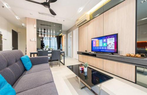 Mont Kiara Apartment | Arcoris Mont Kiara 12# Deluxe 2 Bedroom # Coner with Balcony #1-4Pax