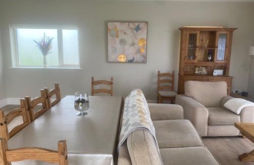 Mooncoin Village Apartment | Ard Alainn Lodge, Adorable Setting, scenic views