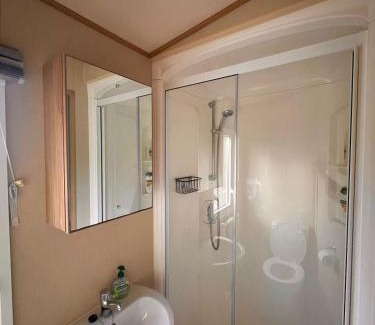 Dungloe House | Ard Na Leice Scenic Escape with Lake Views