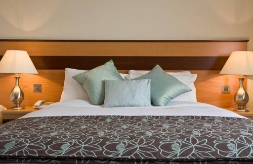 Tuam Hotel | Ard Ri House Hotel