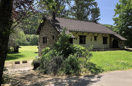 Sankt-Vith House | Ardennes villa with riverside garden and views