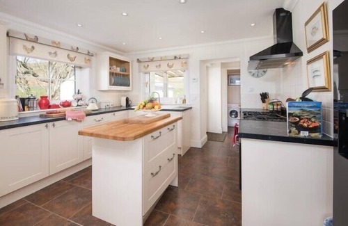 Isle of Luing Cottage | ARDLARACH LODGE, pet friendly in Cullipool, Isle Of Luing