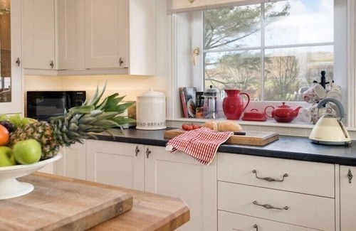 Isle of Luing Cottage | ARDLARACH LODGE, pet friendly in Cullipool, Isle Of Luing