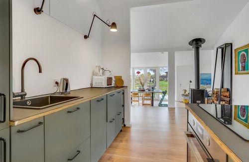 Vordingborg Municipality House | Are you dreaming of an idyllic vacation close to water and nature? Then this bright vacation home wi