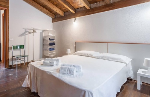 Ales House | Are you looking for a good vacation home with possibilities for a varied vacation? Then this house m