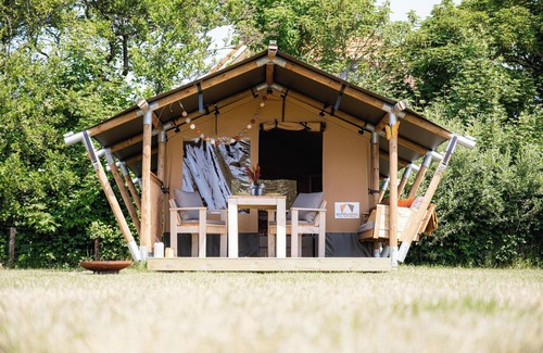 Zuid-Beijerland House | Are you ready for a mini escape? Want to get away from it all without going too far from home? Book your own Bell tent now!