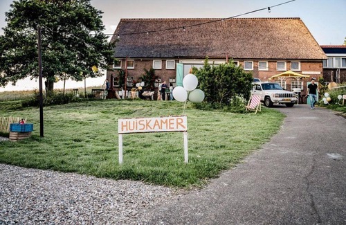 Zuid-Beijerland House | Are you ready for a mini escape? Want to get away from it all without going too far from home? Book your own Bell tent now!