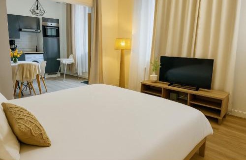 Peronne Apartment | Arina & Julien Peronne Centre