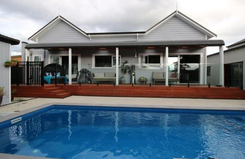 Rotorua House | AristaAir- Poppies Luxury Villa