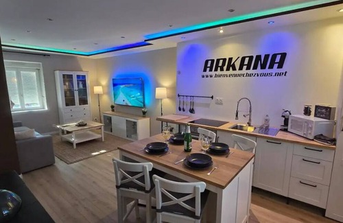Dole House | ARKANA private apartment with parking in quiet Dole.