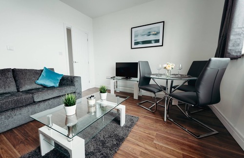 Hinckley Apartment | Arlan Apartments Comfort and Ease, Hinkley - Apt. C
