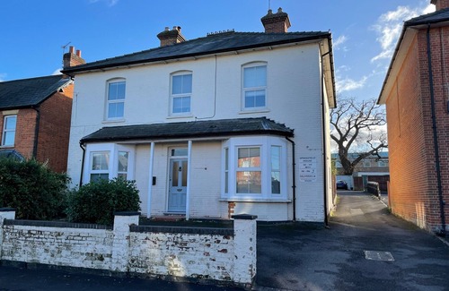 Basingstoke Hotel | Arlan House, Superb Basingstoke Hotel - Room 02